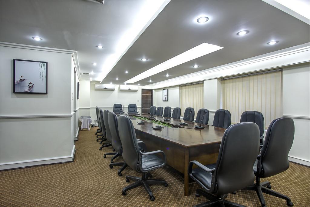 Hotel Agrabad Limited Ćottogram Zewnętrze zdjęcie