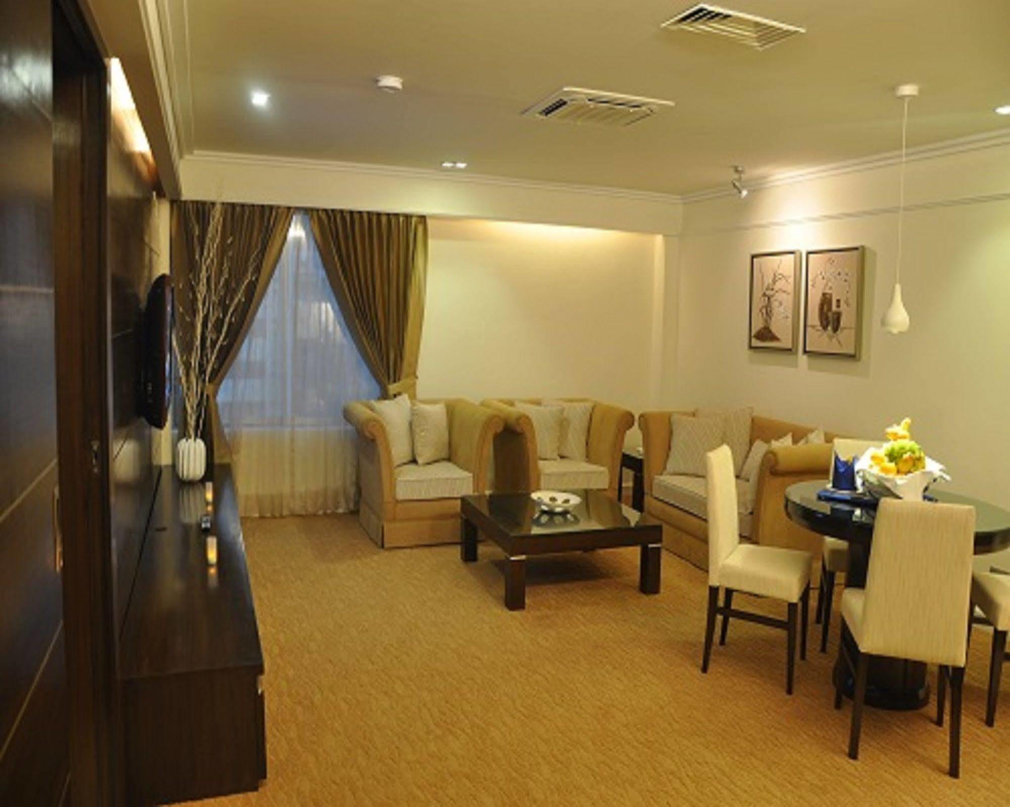 Hotel Agrabad Limited Ćottogram Zewnętrze zdjęcie