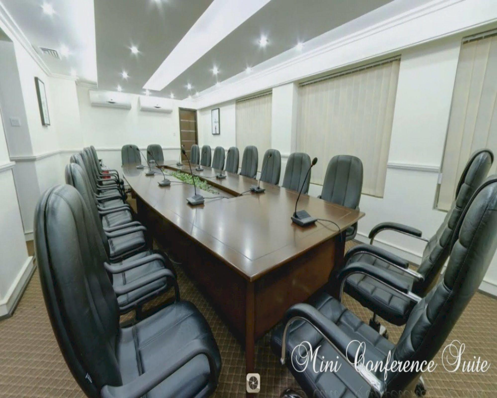 Hotel Agrabad Limited Ćottogram Zewnętrze zdjęcie